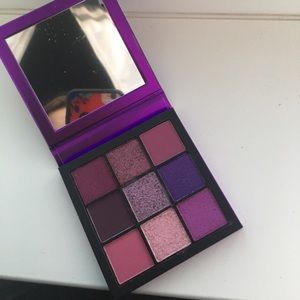 HUDA Beauty purple obsessions palette